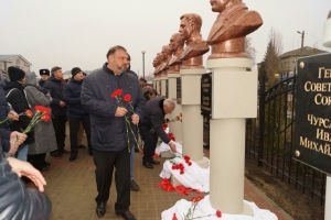 Возложение на открытии Аллеи Героев Славы Великой Отечественной Войны. 